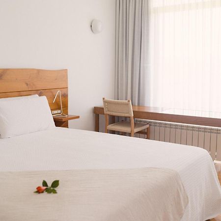 Hotel A Miranda Feas Bagian luar foto