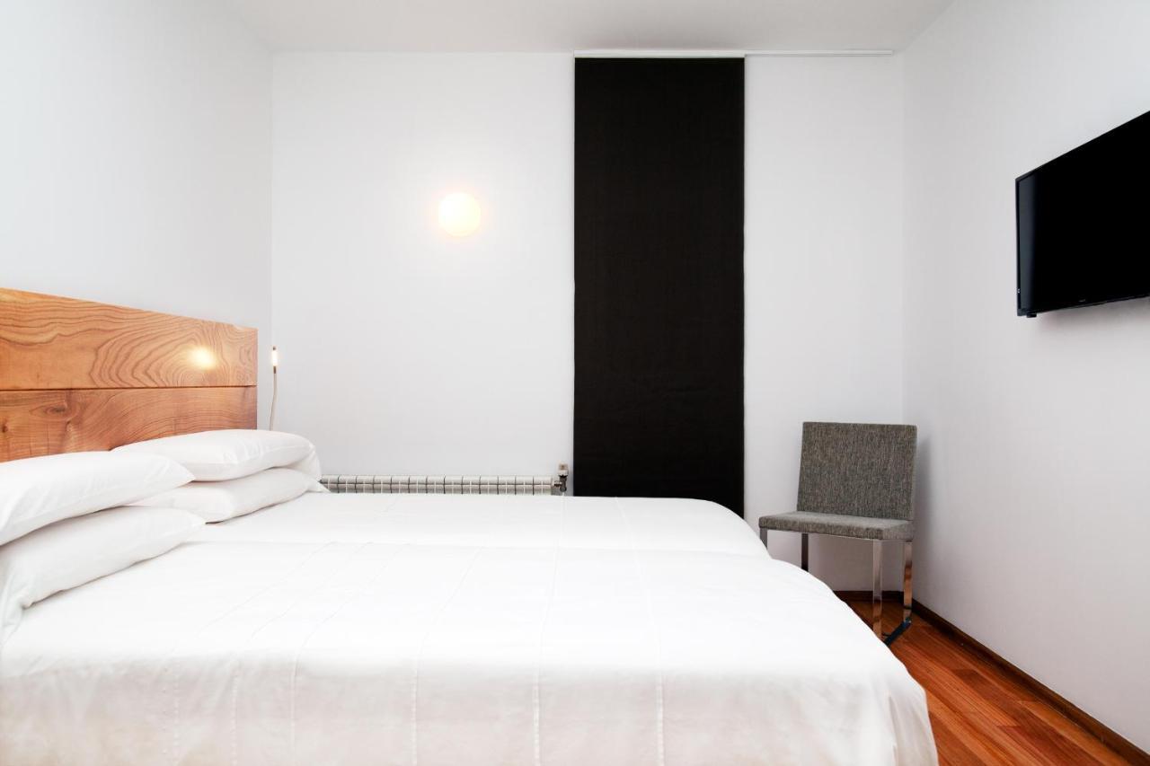Hotel A Miranda Feas Bagian luar foto