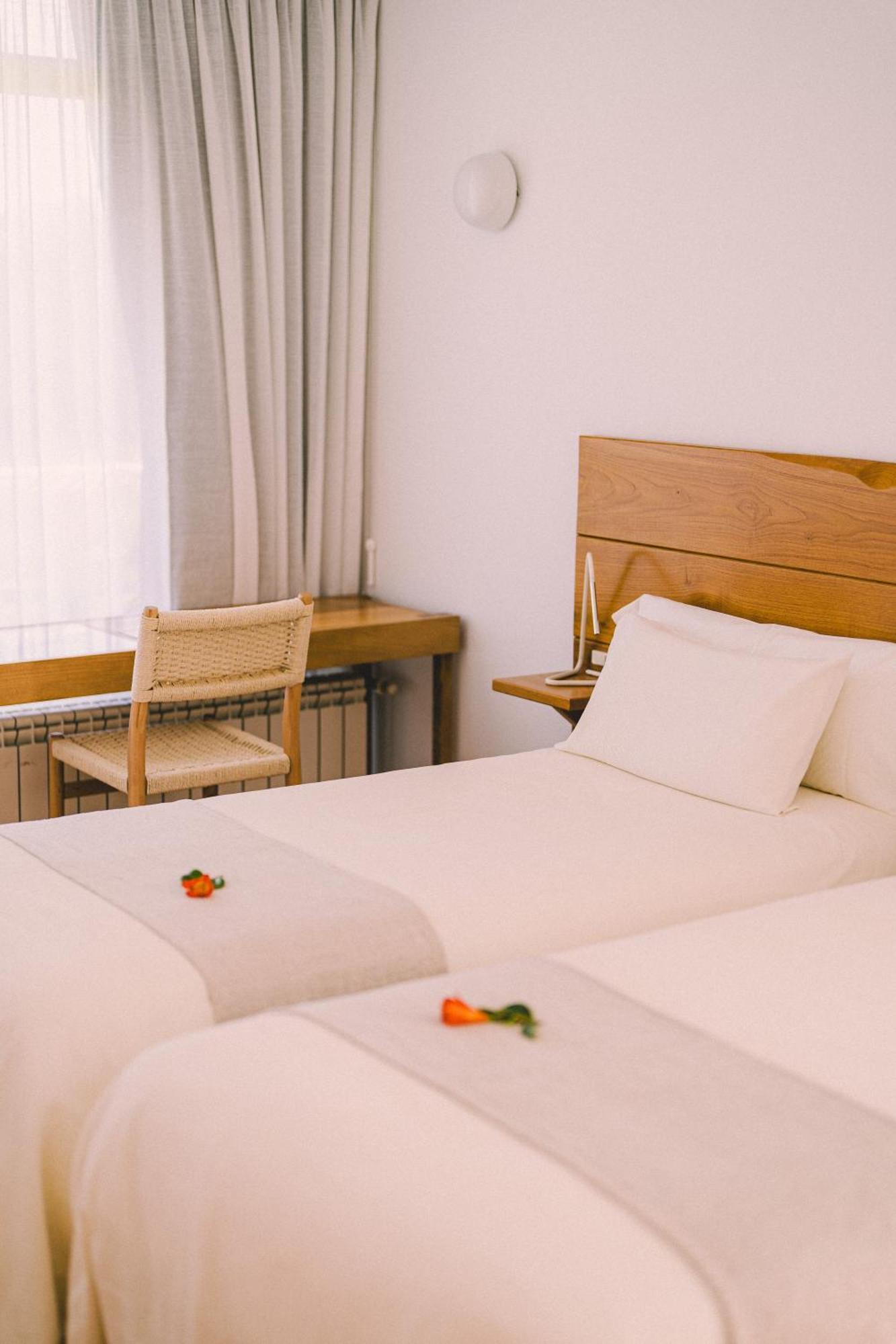 Hotel A Miranda Feas Bagian luar foto