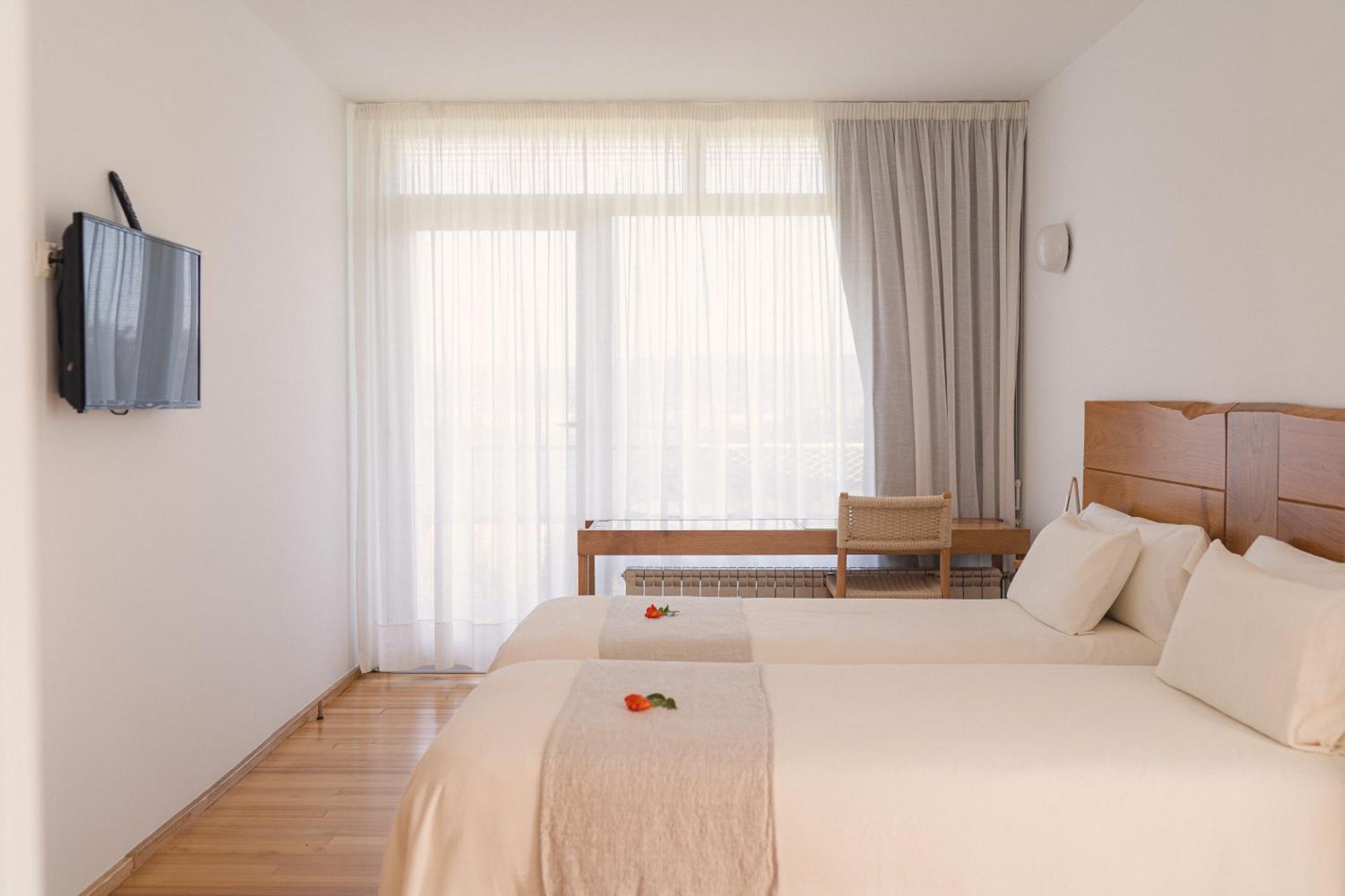 Hotel A Miranda Feas Bagian luar foto